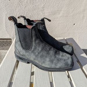 Blundstone 585 Chelsea boot, size 9